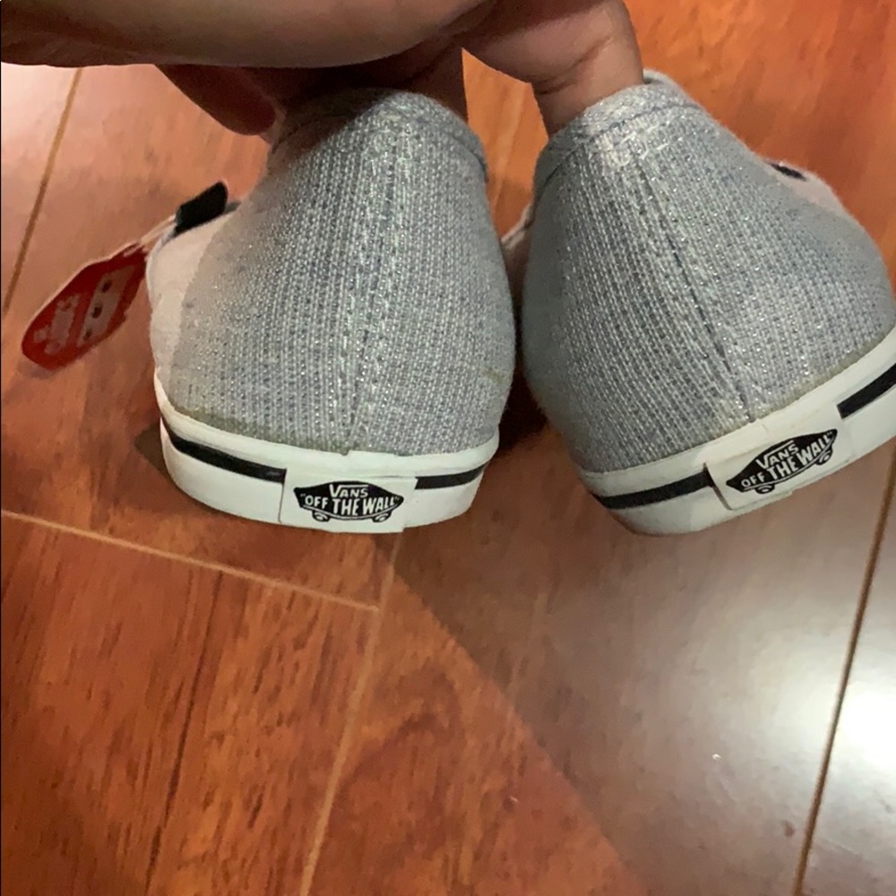 Vans - Picture 4 of 5